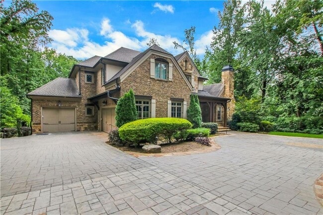 Building Photo - 5265 Peachtree Dunwoody Rd NE