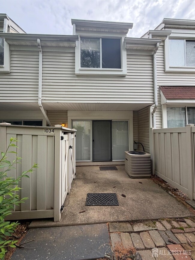 Building Photo - 1034 Schmidt Ln