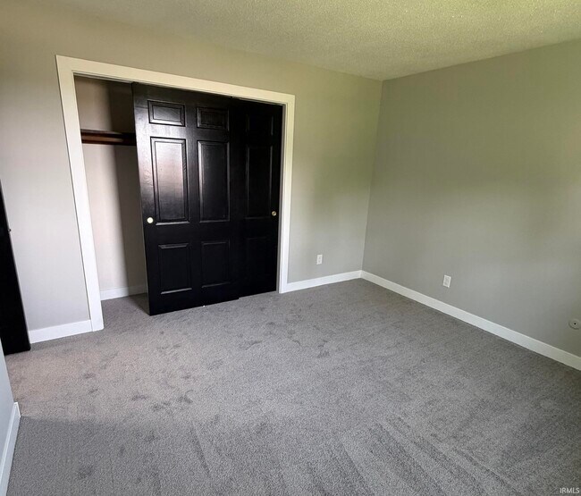 Building Photo - 4800 IN-37