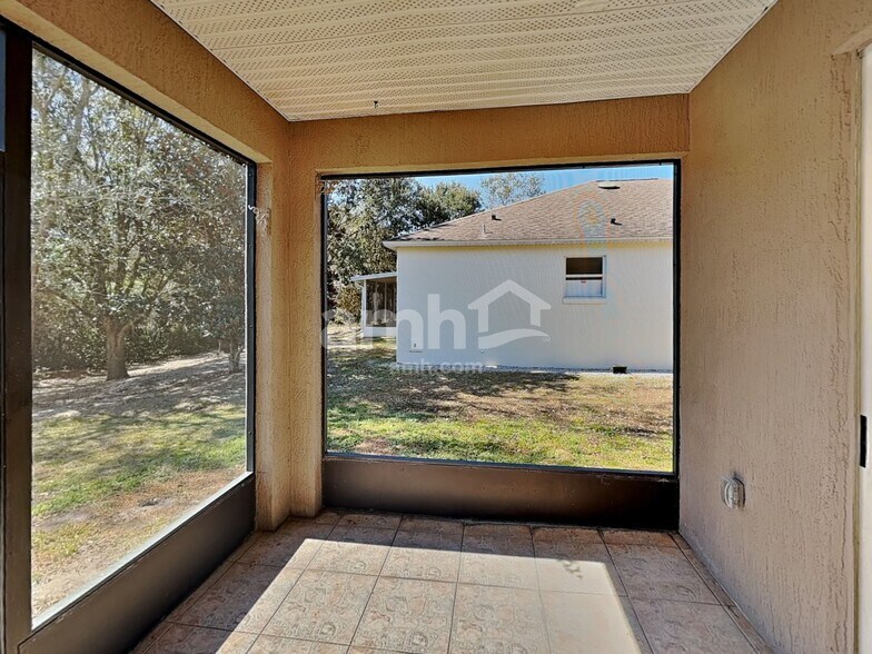 Building Photo - 1560 Mountclair Ct