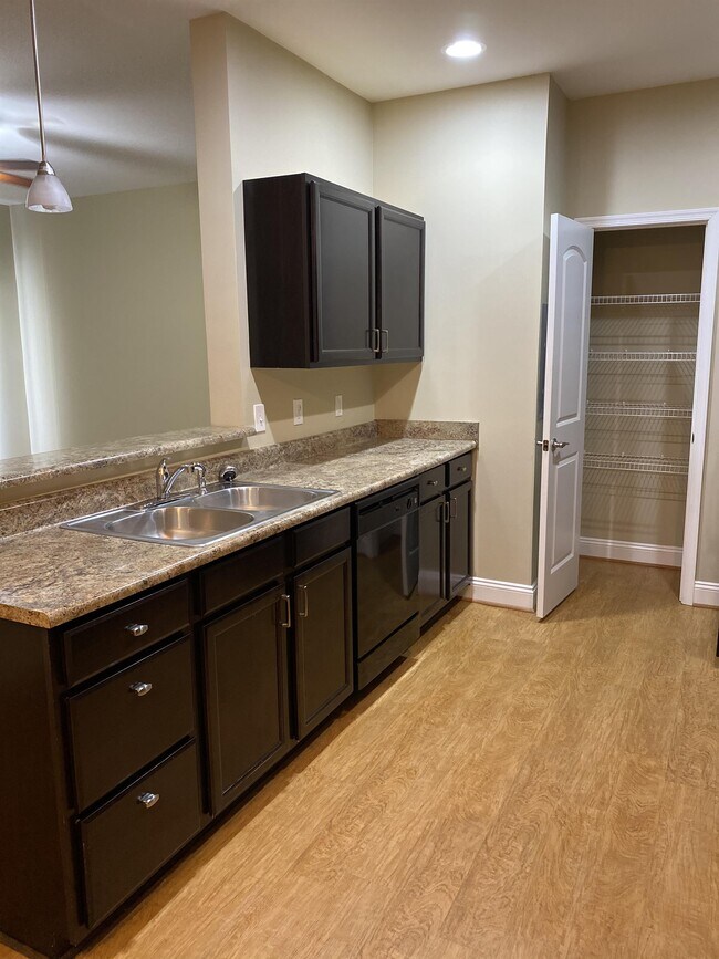 Building Photo - 302 Capstone Dr