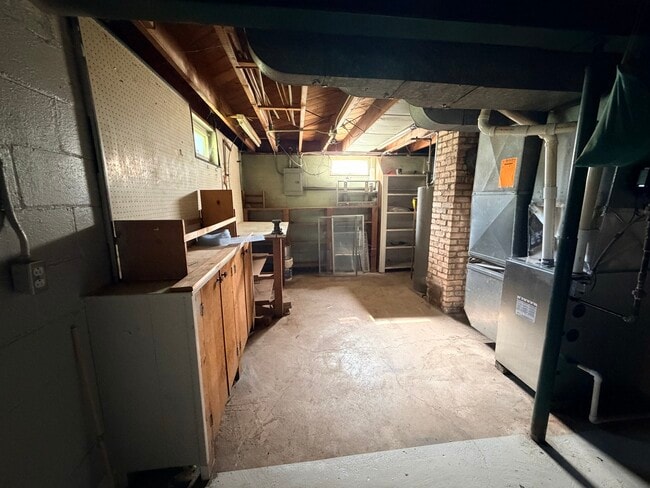 Building Photo - 1307 Highland Ave