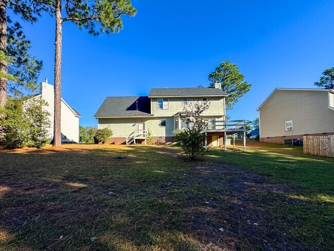 Building Photo - Charming 3 Bed, 2.5 Bath Home with a Bonus...