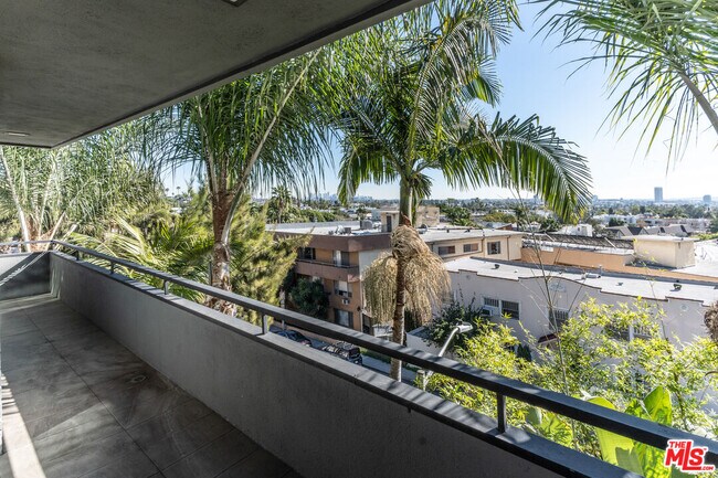 Building Photo - 8401 Fountain Ave