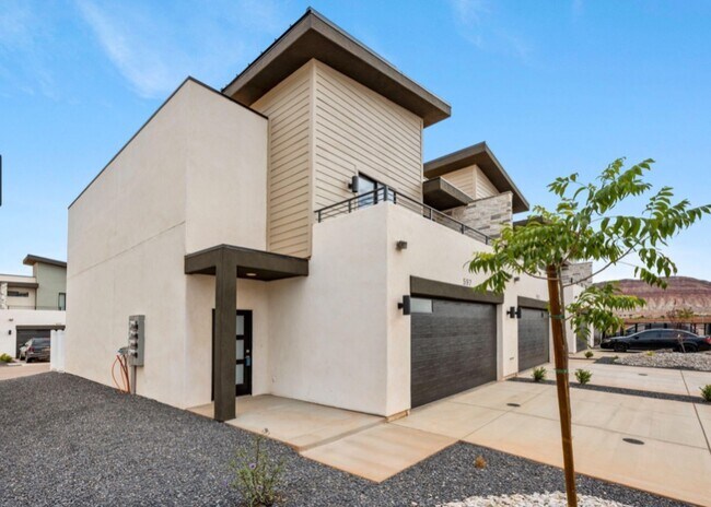 Building Photo - 4106 S 545 E