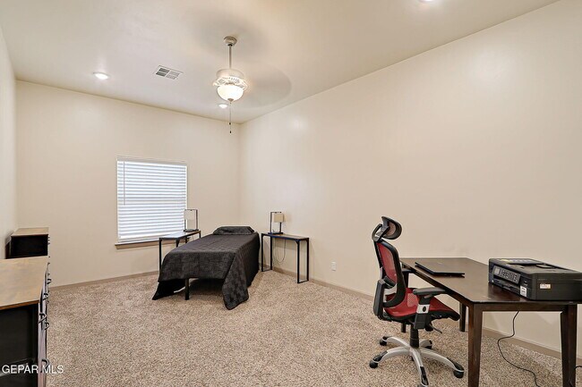 Building Photo - 7825 Enchanted View Dr