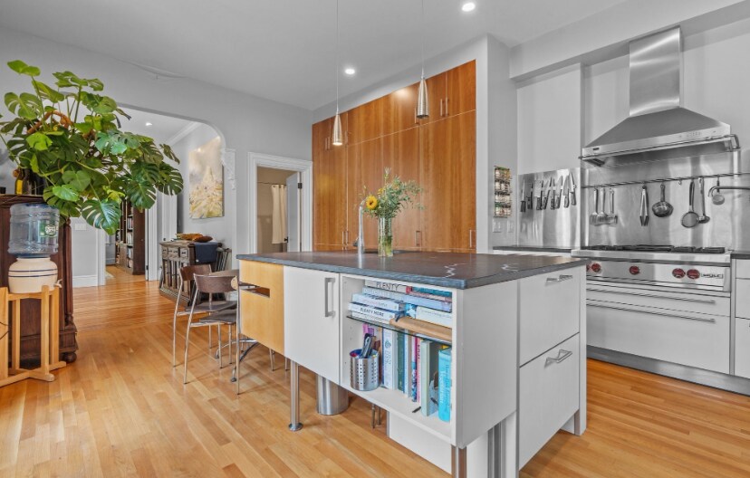 Building Photo - 63 Ellery St