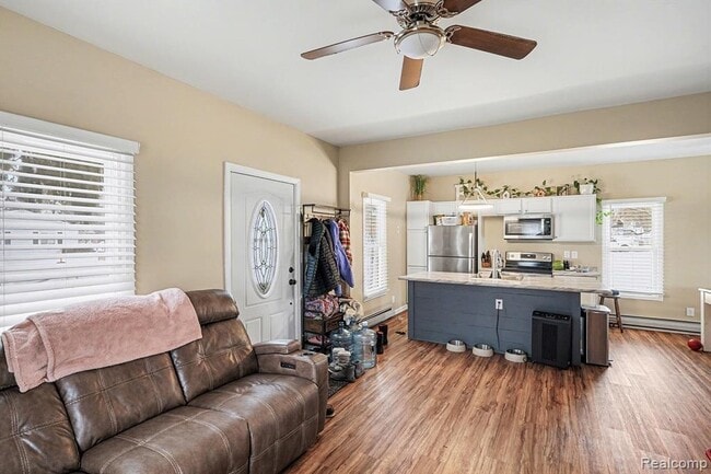 Building Photo - 532 E Broad St