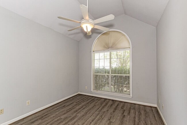 Building Photo - 453 Tocoa Rd