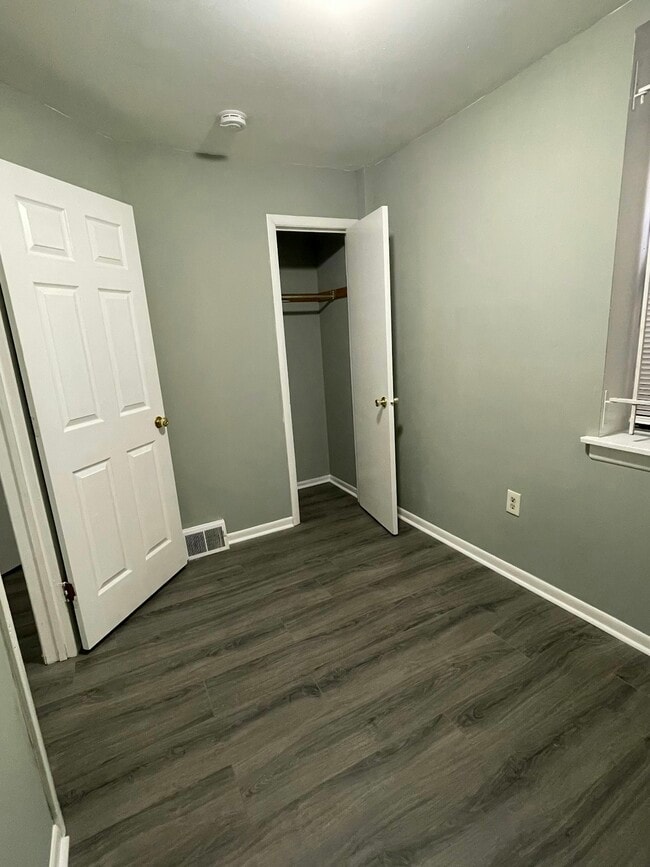 Building Photo - 2831 W Oxford St