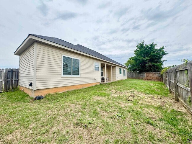 Building Photo - 508 Covington Cove