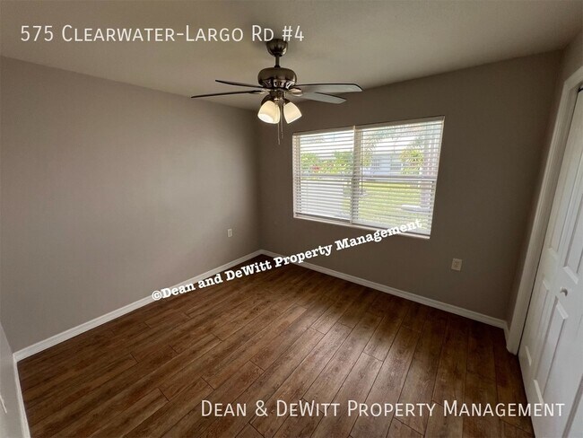 Building Photo - 575 Clearwater Largo Rd