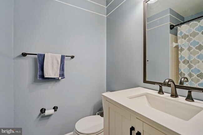 Building Photo - 7930 Bubbling Brook Cir