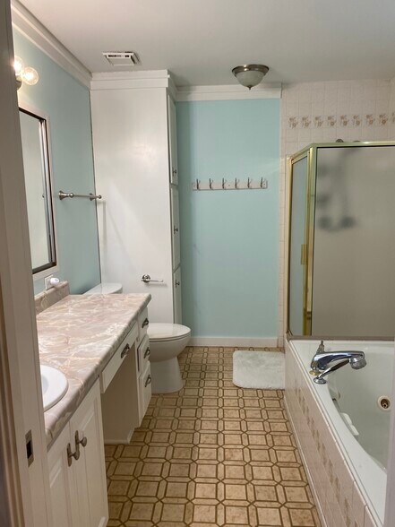 Building Photo - 5802 Monterey Ave