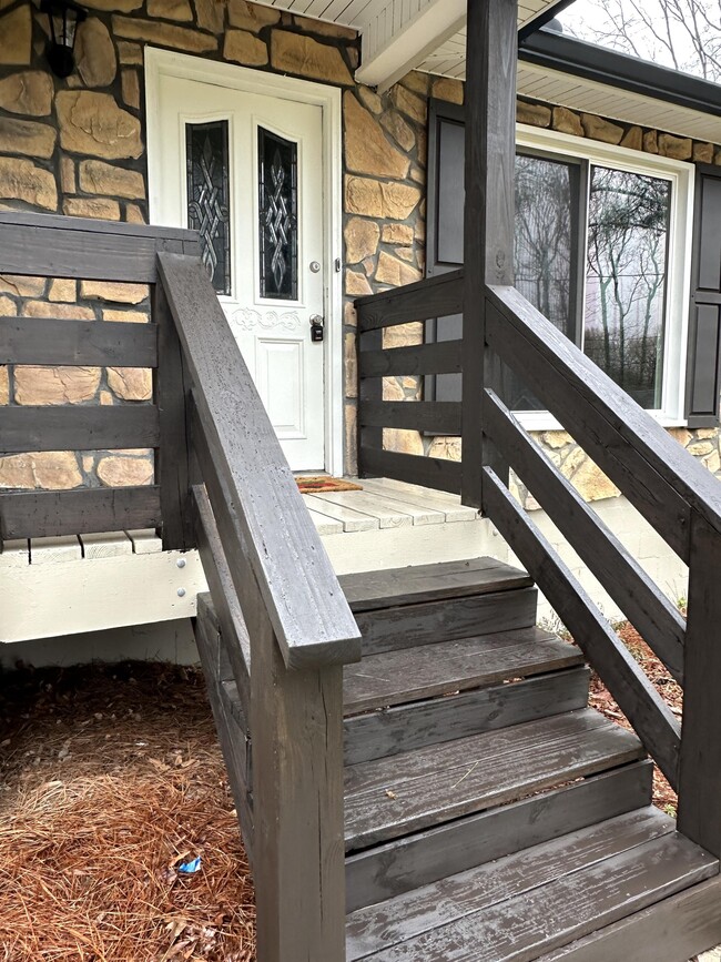 Building Photo - 2413 Pentland Dr