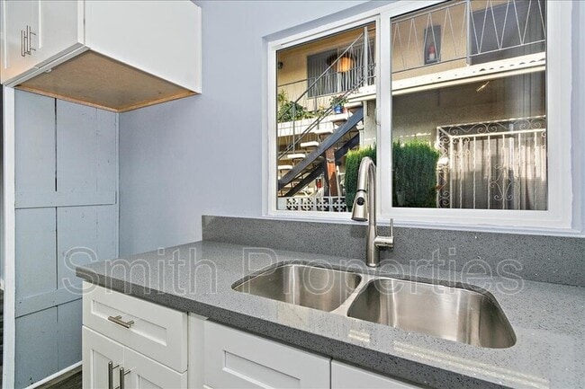 Building Photo - 4109 W 126th St