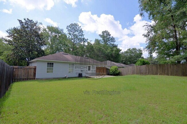 Building Photo - 1520 Country Ln