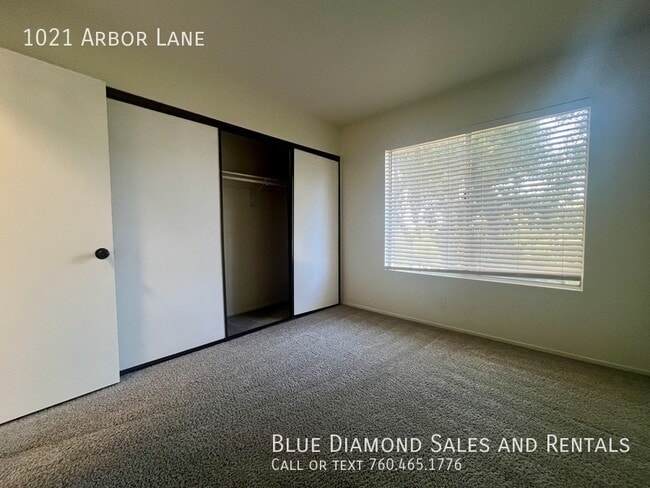 Building Photo - 1021 Arbor Ln