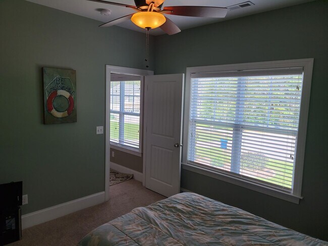 Building Photo - 3 Bed, 2.5 Bath unfurnished home in Chadwick Shores Community Sneads Ferry