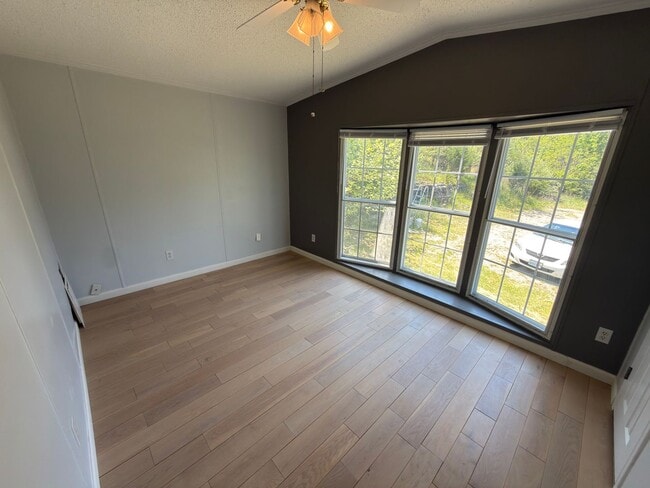 Building Photo - Christiansburg, 3 BR / 2 BA Available