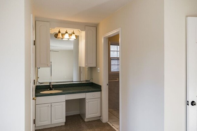 Building Photo - 265 Ponderosa Dr