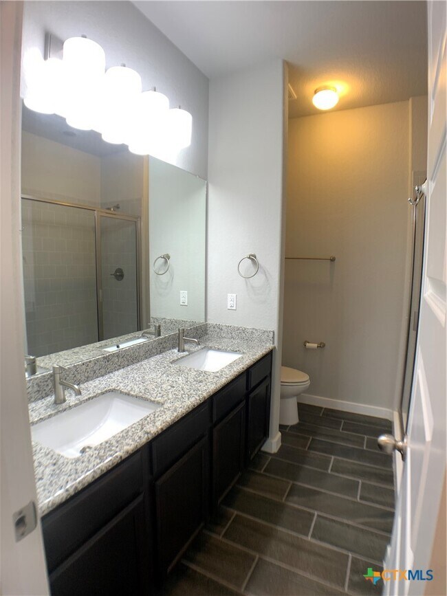 Building Photo - 354 Creekside Curve