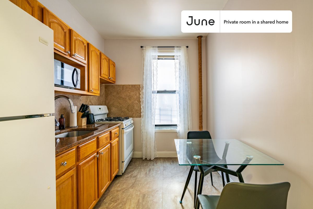 Building Photo - Room in Shared 2 bed/1 bath home