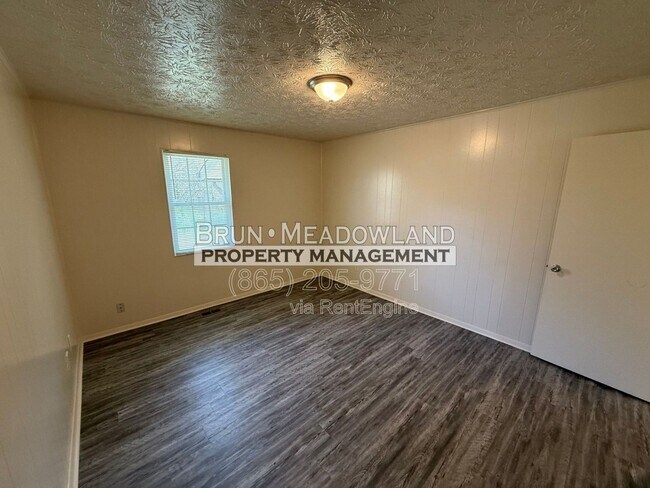 Building Photo - 1930 Lovell Rd