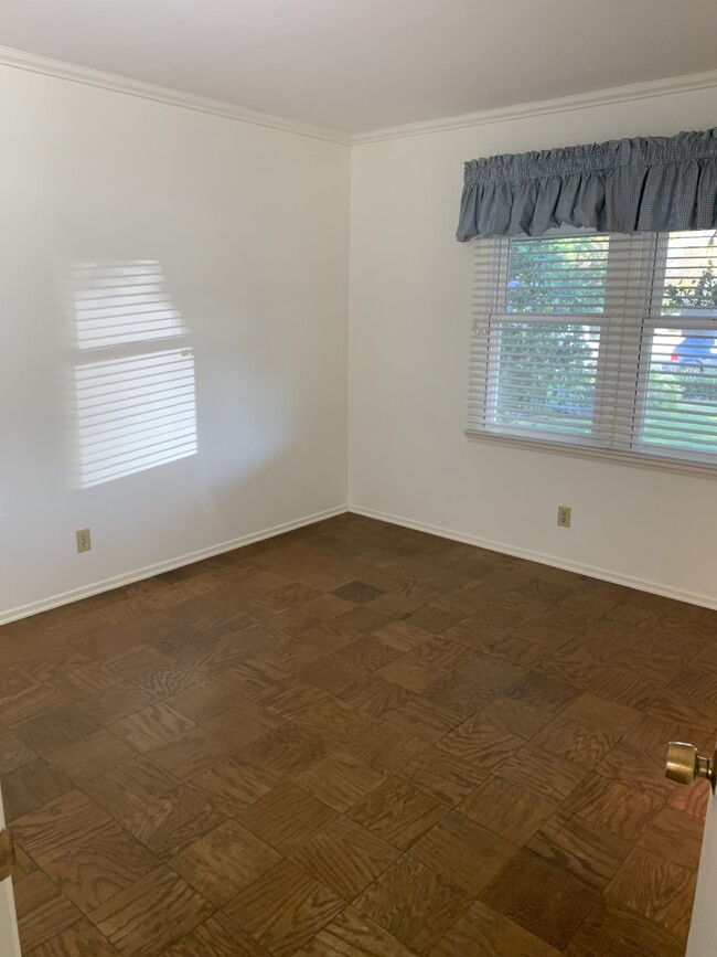 bedroom 4 - 5474 Berkeley Rd