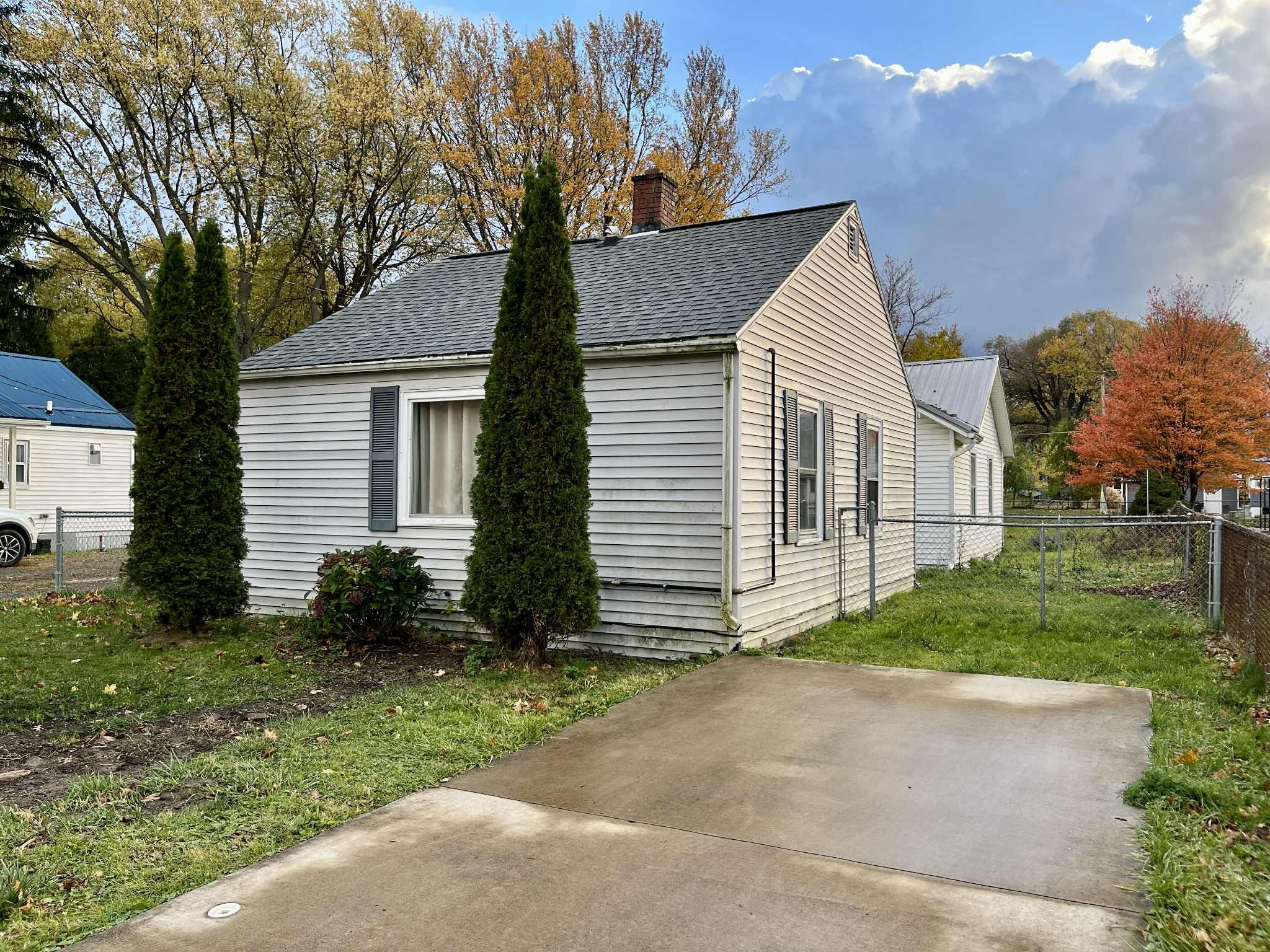 Building Photo - 305 Franklin Ave