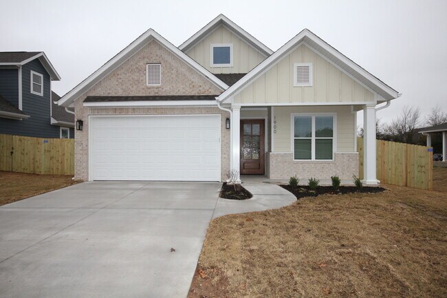 Primary Photo - 1900 W Saddlebrook Ln