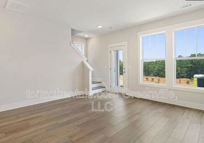 Building Photo - 203 Dalmatian Dr