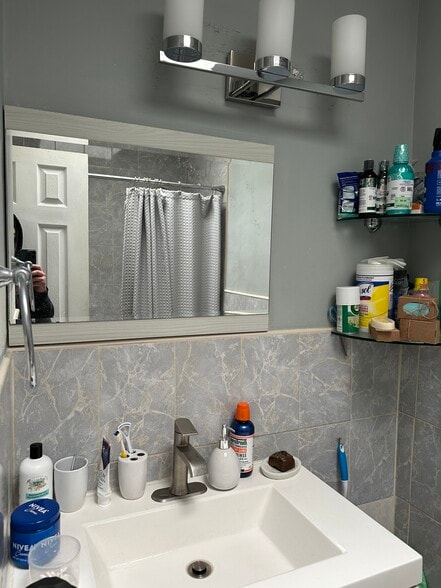 Bathroom - 2370 Brigham St
