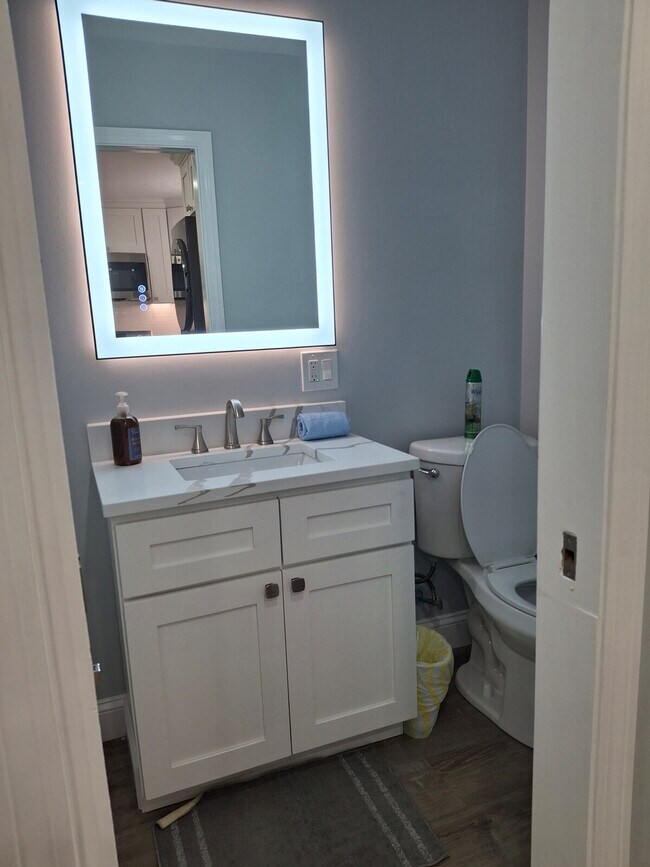 Building Photo - 1111 Atwells Ave