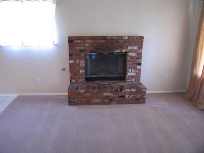 Building Photo - SPACIOUS SINGLE STORY