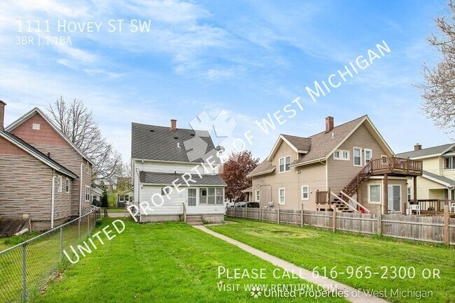 Building Photo - Available Now | 3 Bedroom 1.5 Bath Single ...