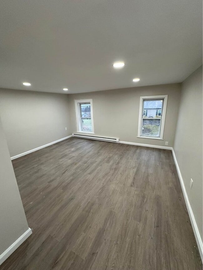 Building Photo - 216 Crane St