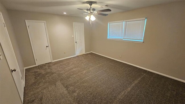 Building Photo - 7322 Ridge Oak Dr