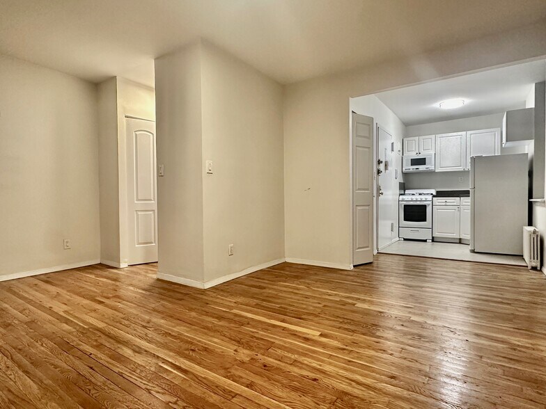 Building Photo - 953 Amsterdam Ave