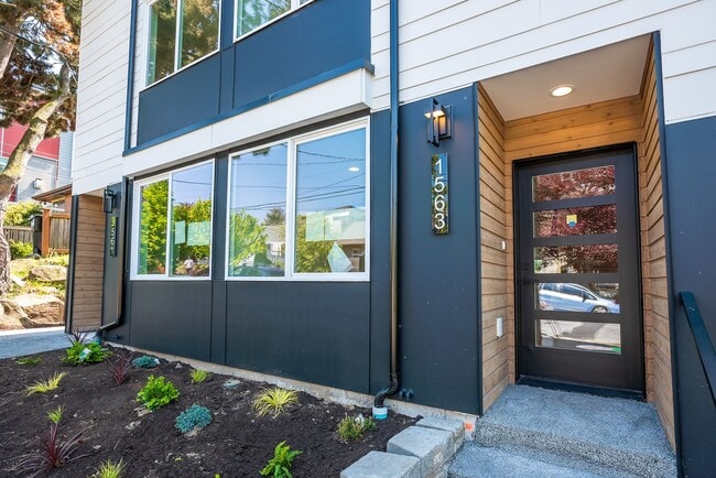 Primary Photo - NEW CONSTRUCTION- MOVE- IN READY