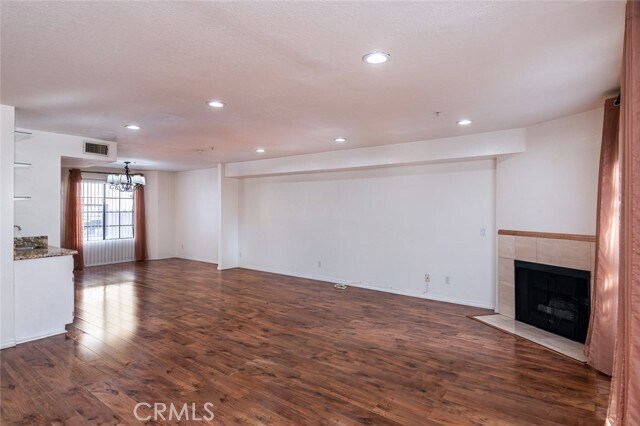 Building Photo - 2930 Montrose Ave