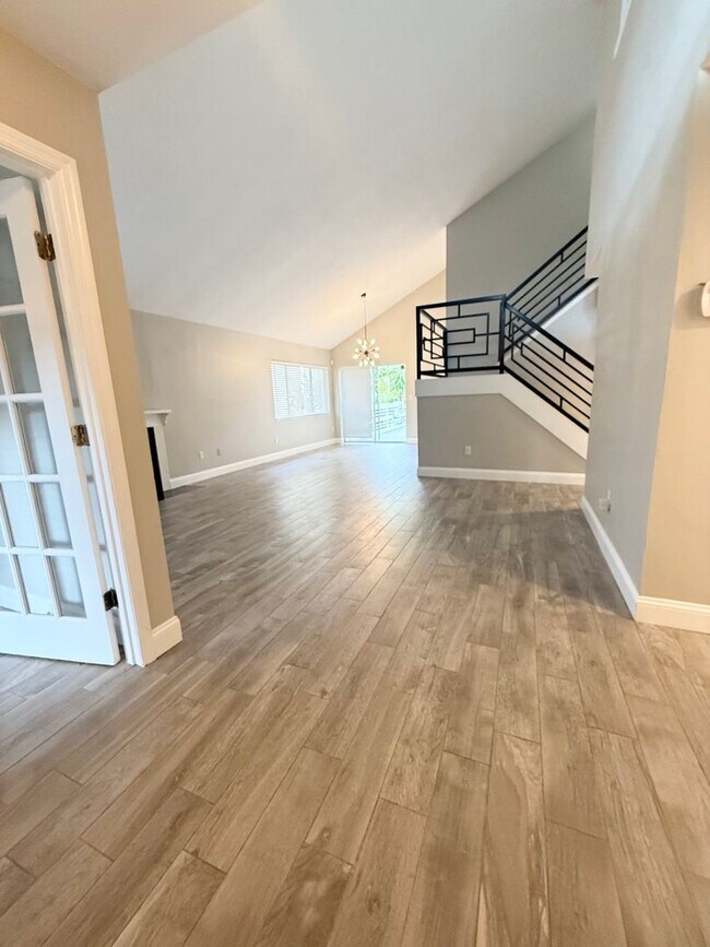 Building Photo - 621 Landings Pl