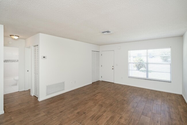 Building Photo - 1040 Dorado Dr