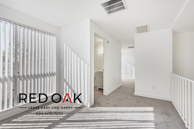 Building Photo - 8430 1/2 Cedros Ave-333