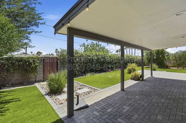 Building Photo - 207 E El Caminito Dr