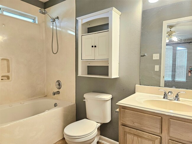 Building Photo - 18930 Larkspur Hills Dr