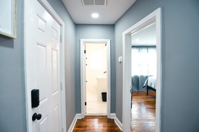 Entrance - 6107 Parkway Dr