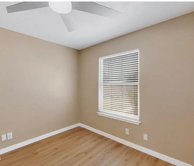 Building Photo - 4 BEDROOM 3 BATHROOM HOME! fully remodeled...