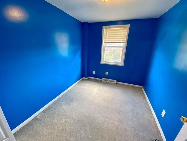 Building Photo - Charming 3Bed/1Bath in Cedonia Neighborhood