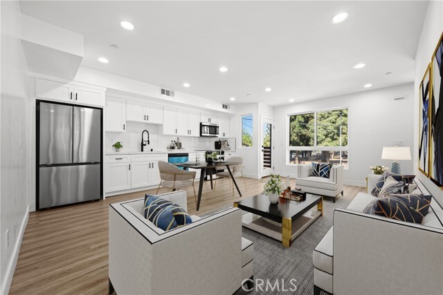 Building Photo - 6704 Kester Ave